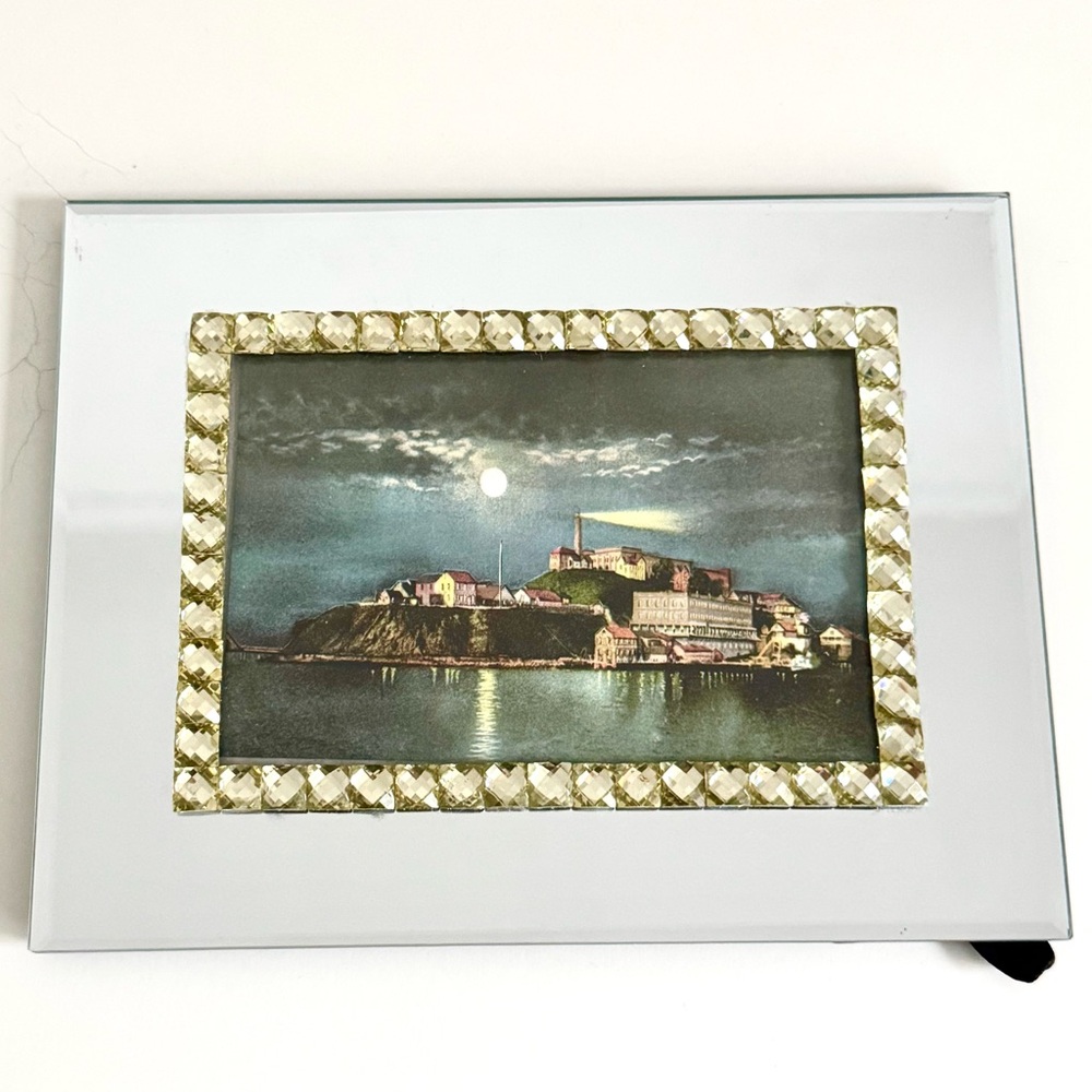 Mirror and Crystal Rhinestone Picture Frame for 4” x 6” photos
